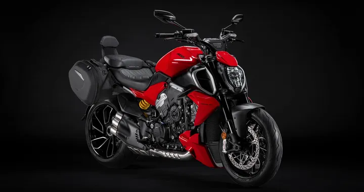 Ducati Diavel V4, arrivano gli accessori Performance