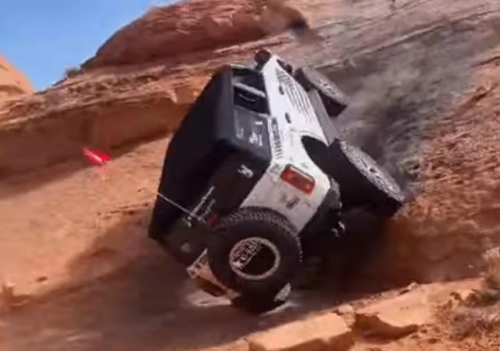Ford Bronco: il rock-crawling finisce male [Video]
