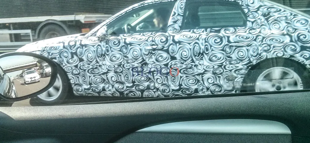 Audi A4: foto spia di un lettore