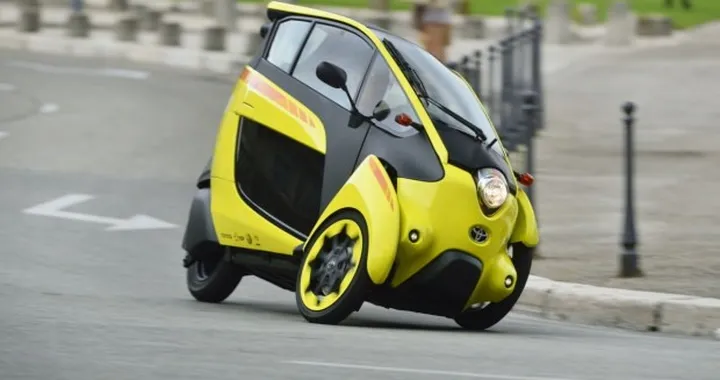 Toyota i-Road: primo contatto con il nuovo tre ruote elettrico