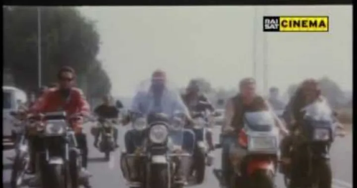 MotoCult: Carlo Verdone e la Yamaha FZ 750 di "Troppo Forte"