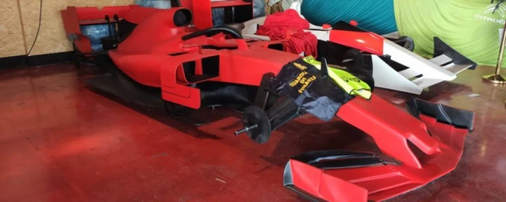 F1: la riproduzione falsa della Ferrari SF90 sequestrata a La Spezia