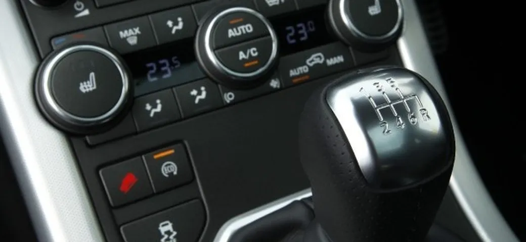 L'auto ha cambio manuale? L'Epic Fail è dei ladri (che non sanno guidarla)