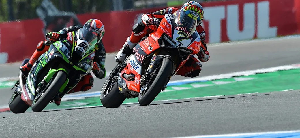 SBK, Assen: dominio “verde”: Gara 2 a Sykes. E Rea allunga in classifica