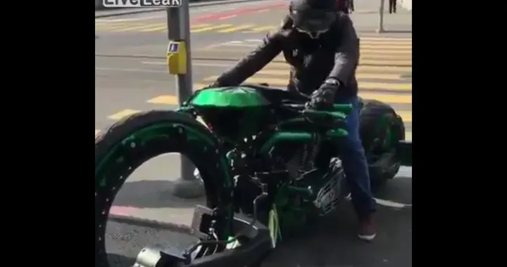 Tron Motorcycle: moto di taglio cinematografico