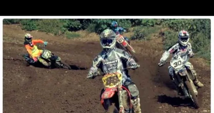 Un gruppo di ragazzi dal polso... pesante! /video