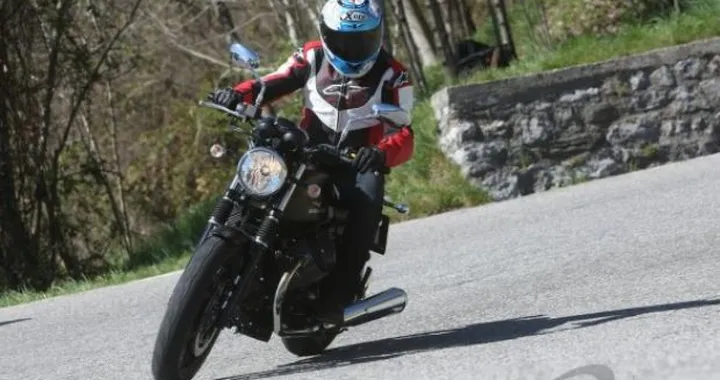 TEST Moto Guzzi V7 2012: tre "aquile" diverse, per una sola anima