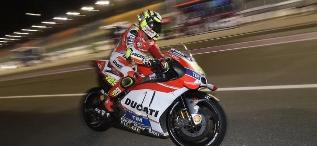 Iannone fulmine in Qatar: 