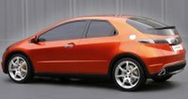Presto le foto della nuova Honda Civic