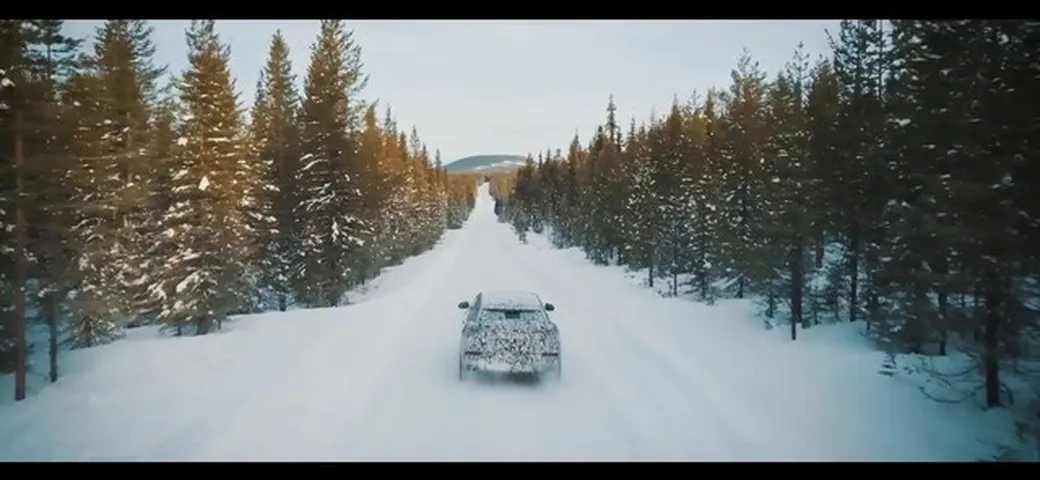Lamborghini Urus: video teaser sulla neve