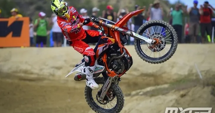 Mondiale Motocross 2015: a Cairoli lo scettro spagnolo! Guillod vince in MX2