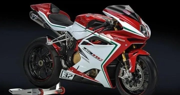 MV Agusta F4 RC 2015: prime immagini e prezzo