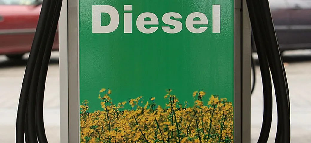 E-fuel e biocarburanti sono pronti a cambiare le regole del mondo dell'auto: perché