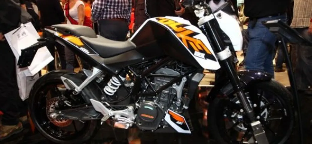 KTM 125 e 200 Duke ora con ABS - Salone EICMA di Milano