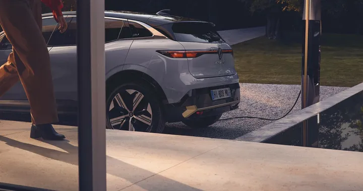 Renault presenta l’App Plug Inn: a cosa serve?