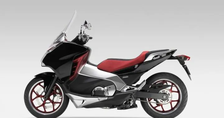 Honda annuncia per il 2013 una nuova serie di modelli 'più grande' delle NC700