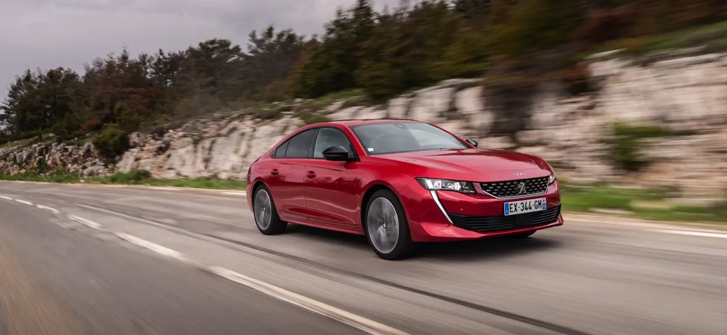 Peugeot 508, la berlina che stupisce su strada [Video]