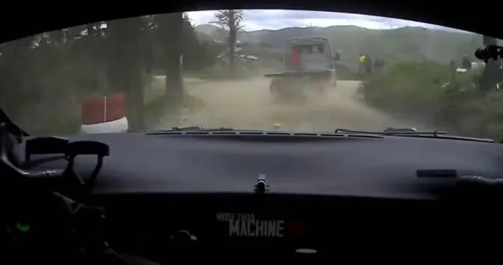Terrore nel WRC, il folle incontro tra Evans e un carro attrezzi al Rally Portogallo