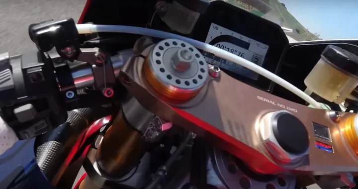 Honda RC213V-S, un giro di pista con la MotoGP stradale [Video]