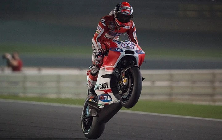 MotoGP Qatar 2015, Andrea Dovizioso conquista la pole, Iannone in seconda fila, Rossi 8° (Foto)