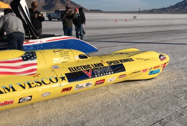 Sull'auto elettrica più veloce del mondo a 575 km/h [Video]