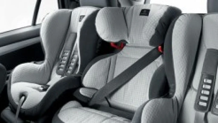 Indagine europea sui seggiolini per auto: il 40% dei bambini viaggia senza