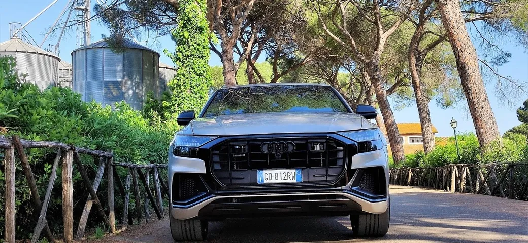 Audi Q8 60 TFSI e Quattro: la prova su strada
