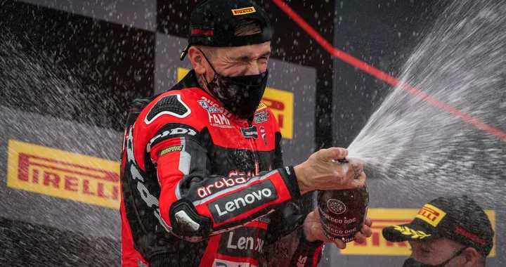 SBK Aragon: Redding azzecca le slick e vince Gara-2