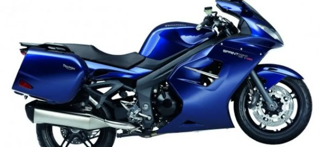 Nuova Triumph Sprint GT 1050 2011: la tre cilindri da turismo si evolve