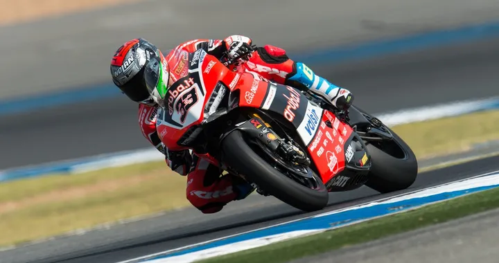 SBK Thailandia, le Ducati tallonano le Kawasaki