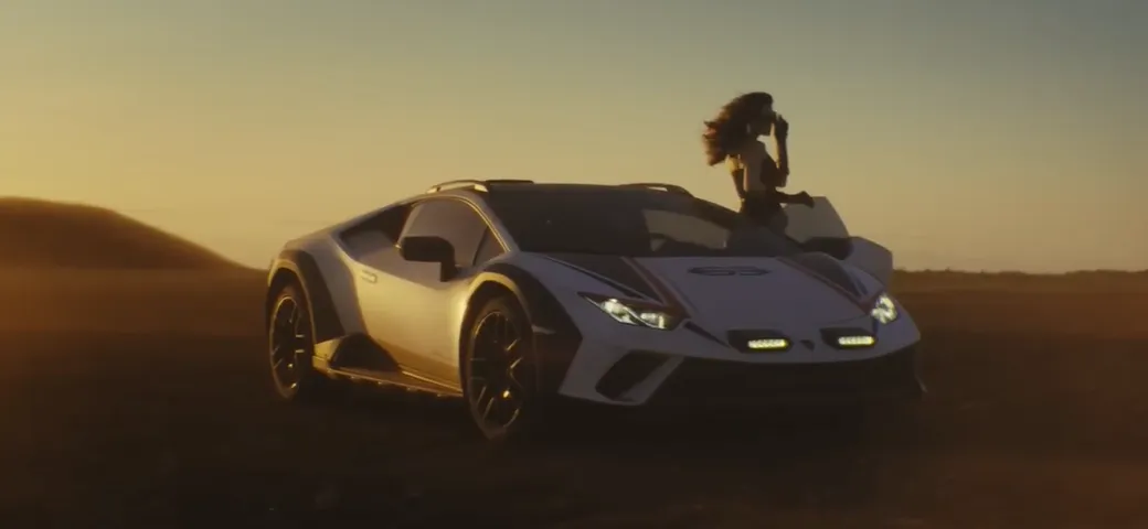 Lamborghini Huracan Sterrato: il video ufficiale