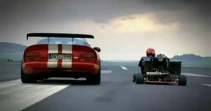 Viper vs Kart