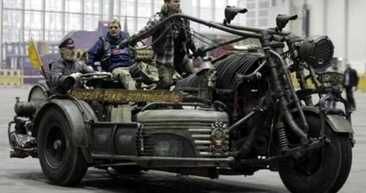 La foto del giorno: il motopanzer?