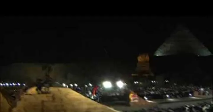 Red Bull X-Fighters 2010: Adams Jones vince sotto la Sfinge