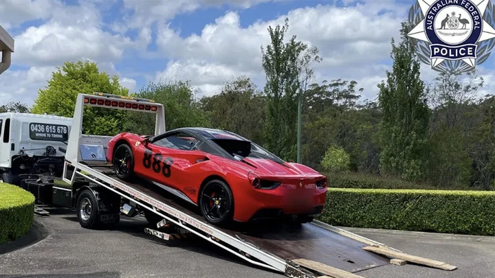 Ferrari, Lamborghini e McLaren, farmacista accusato di frode