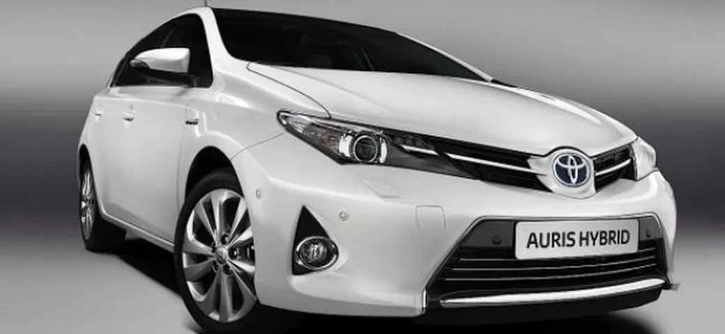 Toyota Auris 2013: caratteristiche, dimensioni e motori