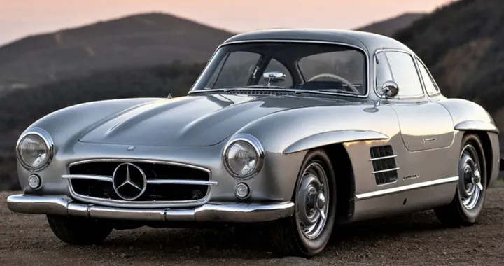 Mercedes 300 SL: la rarissima “Gullwing” in alluminio vale quasi 7 milioni