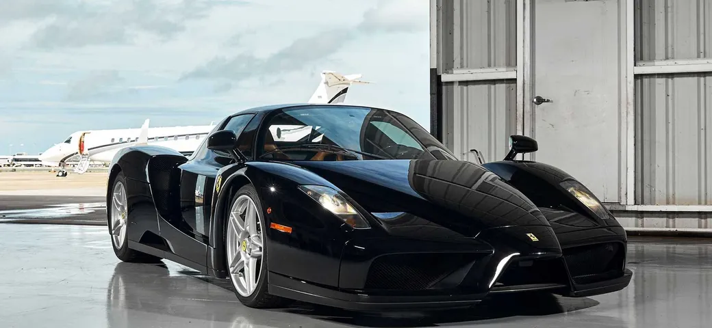 Ferrari Enzo: un raro esemplare nero in vendita ad un prezzo milionario