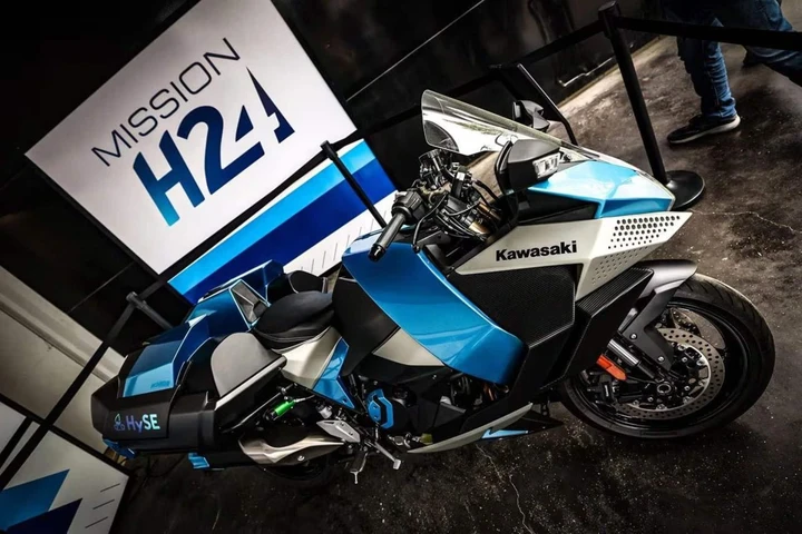 Kawasaki H2 HySE: il futuro dell'idrogeno tra mille sfide tecniche