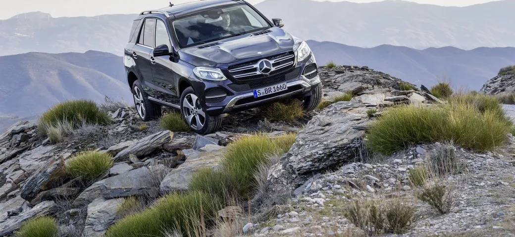 Mercedes GLE: fuoristrada in Albania [Video]