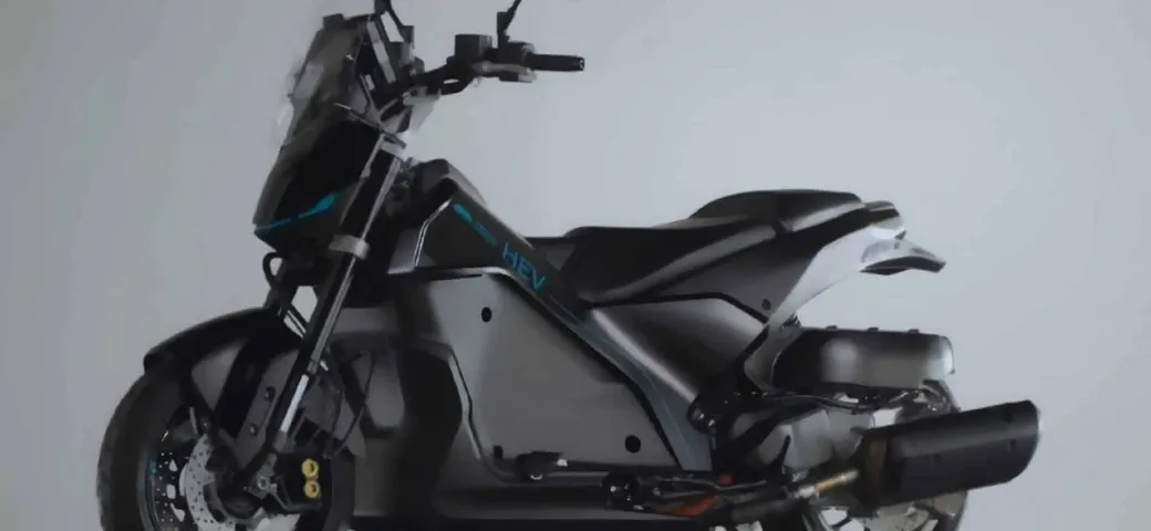 Yamaha rivoluziona il mondo delle moto con la tecnologia ibrida SPHEV