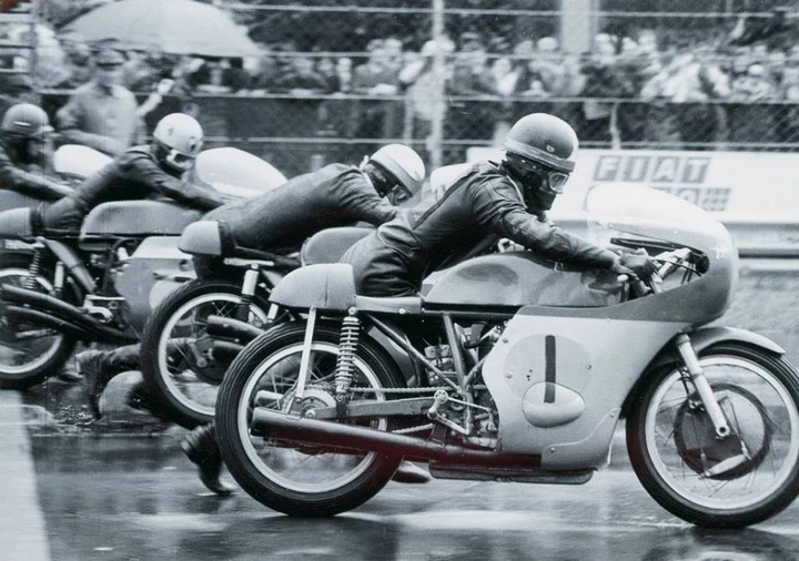 Motomondiale, c’eravamo tanto amati. I “veleni” dei divorzi: Hailwood, Agostini, Rossi, Iannone …