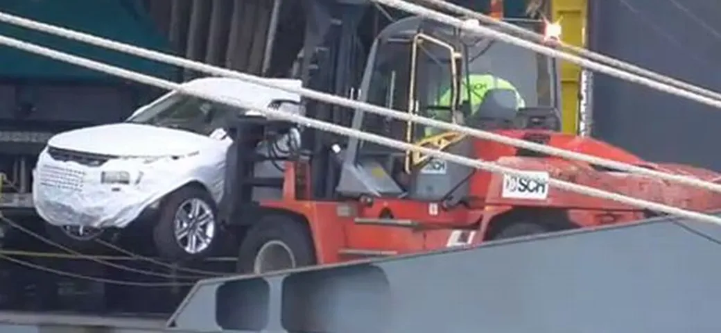 Il recupero delle 1.400 auto presenti nel cargo Hoegh Osaka