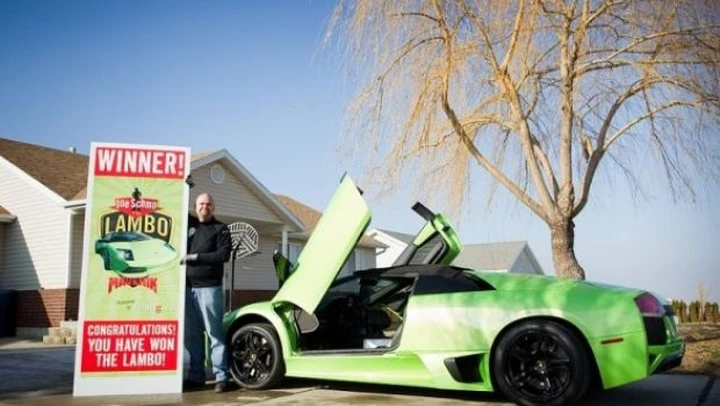 Vince una Lamborghini, fa un incidente e cerca di venderla a Jay Leno