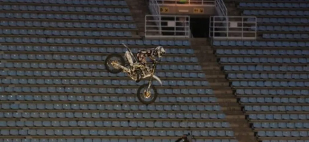 Red Bull X-Fighters 2010: solo per cameramen impavidi!