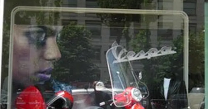 Apre Vespa Roma, primo spazio "tutto Vespa"