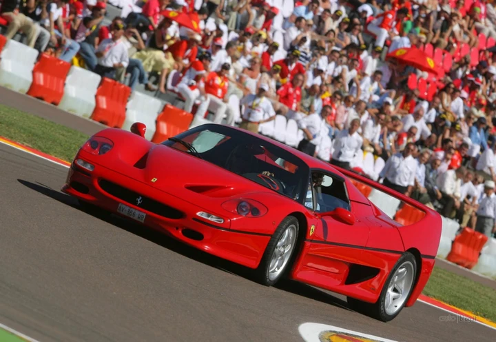 Supercar stradali con motore derivato dalla Formula 1