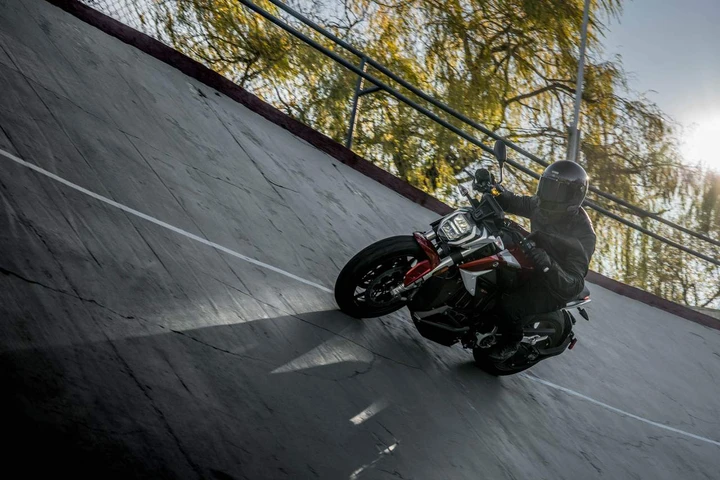 EICMA 2019, Zero Motorcycles: arriva SR / F 2020, l'elettrica più innovativa e performante di sempre