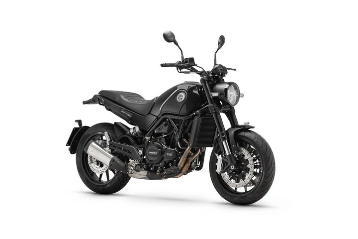 Nuova Benelli Leoncino 500