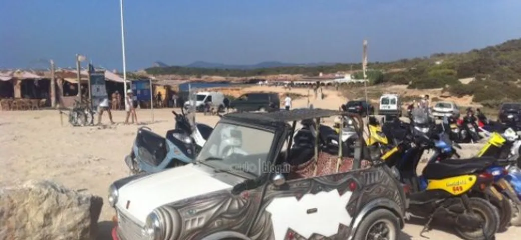 Mini Mini Cabrio: le foto di un lettore da Ibiza